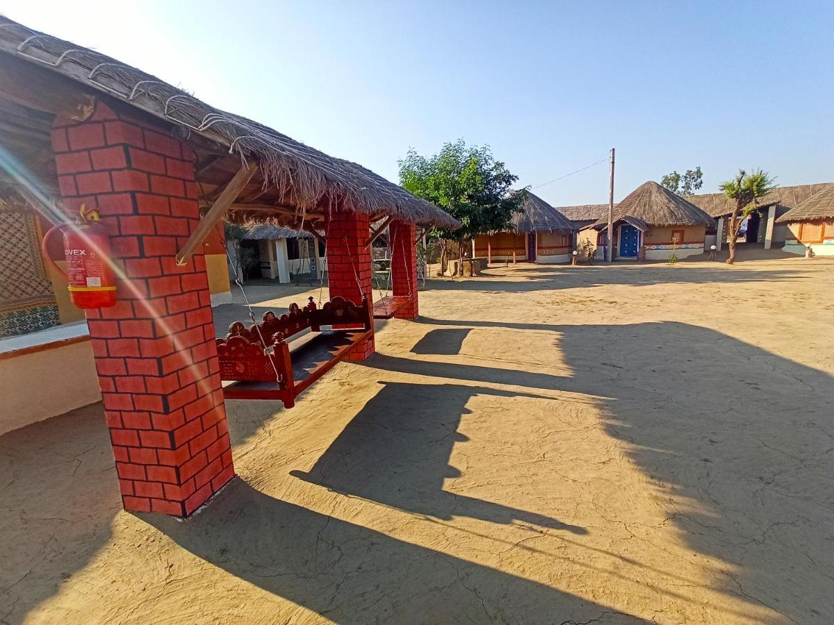 Kutir Craft Village Resort Bherandiāla Exterior foto